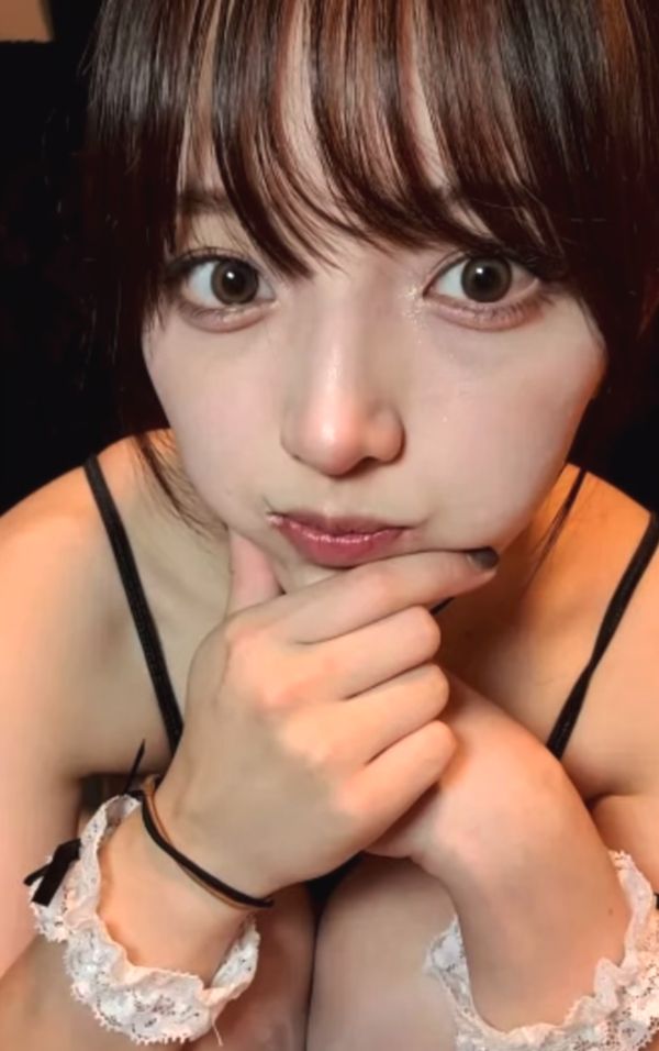 美女すぎる大人気なライブ配信