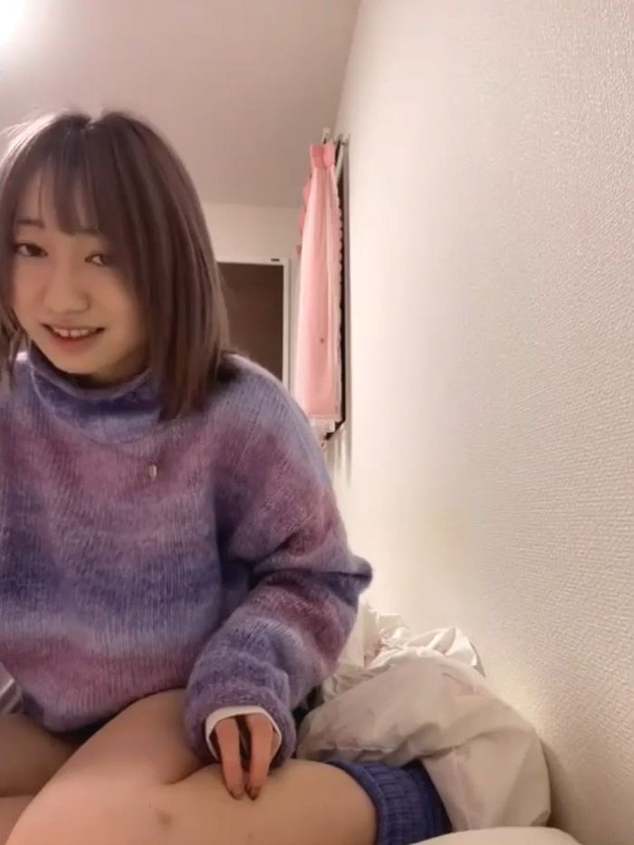 笑顔が可愛いお姉さんとの【ビデオ通話】