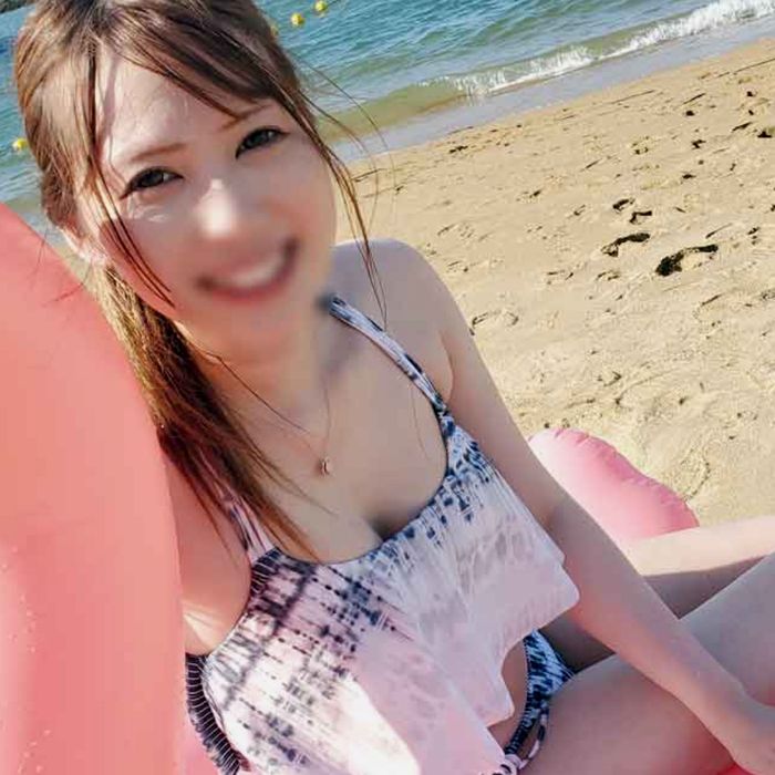 【限定】【無修正】【特典Zip付き】元子役の美少 女と海。芸能界復帰前に顔出し連続中出し。