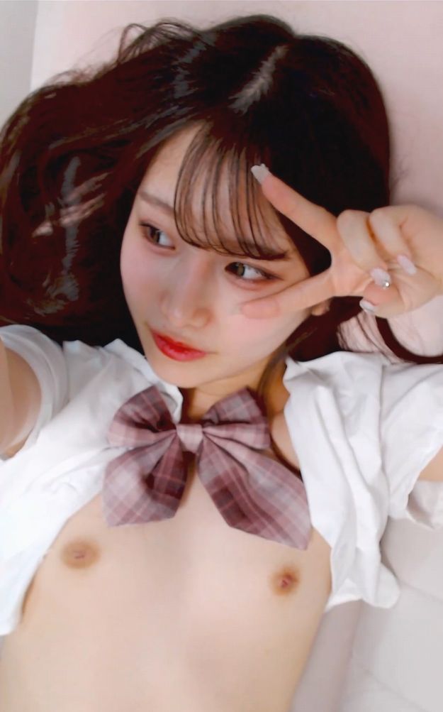 【4/19公開】膣奥の子宮口まで完全露出！可愛い顔で見せつけるドエロクパァ配信（全2部収録／合計4時間06分21秒）