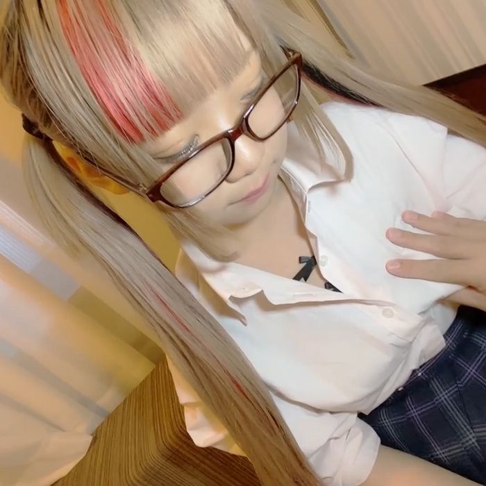 低身長のやばい女の子ハメ撮り