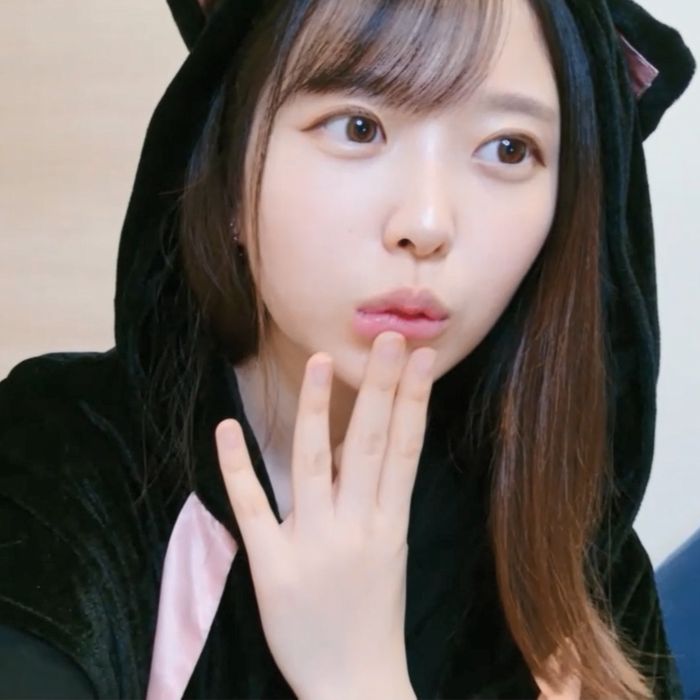 6/1配信+おまけ　大量潮吹きを何度もする激カワ美女のオナ配信（約1時間12分+おまけ52分）