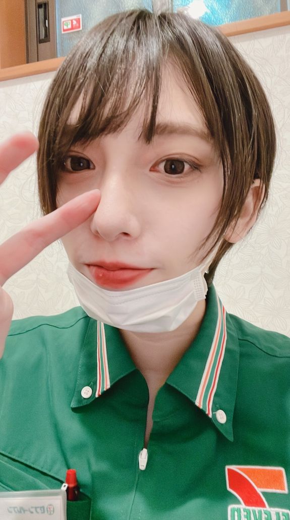某コンビニの美人店員さんオナセット　レビュー特典あり