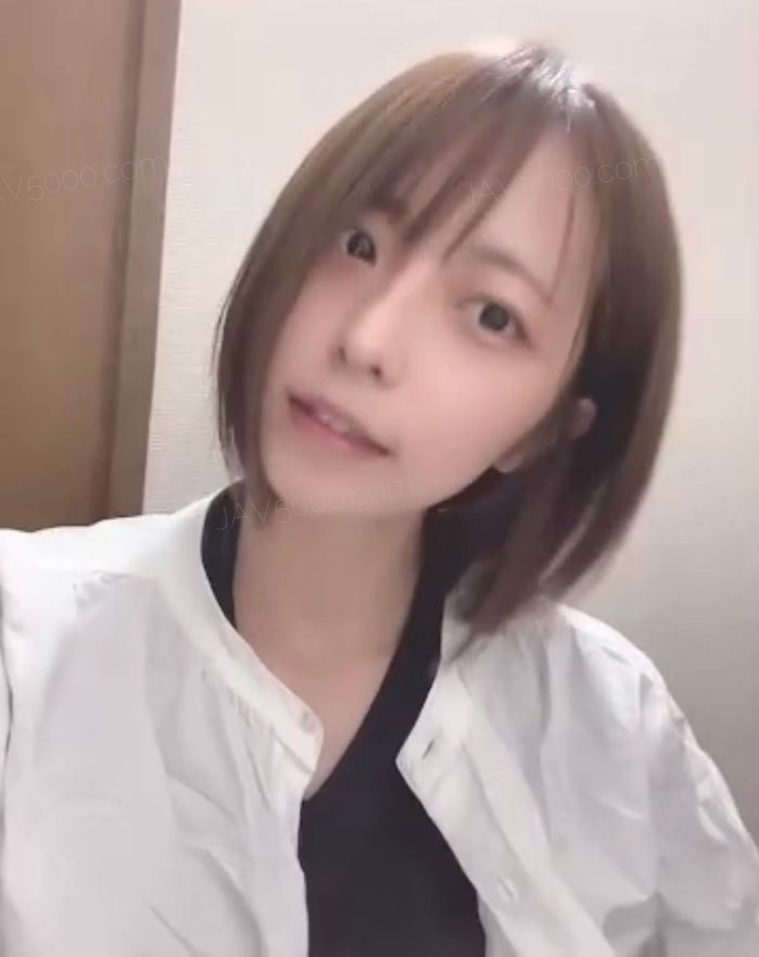 元モデル　スレンダー体型のひんぬー超美女　くぱぁ自撮り