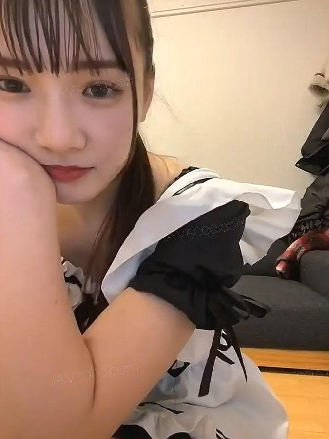 む 限定 メイド姿の美少女がZoomでオナニー